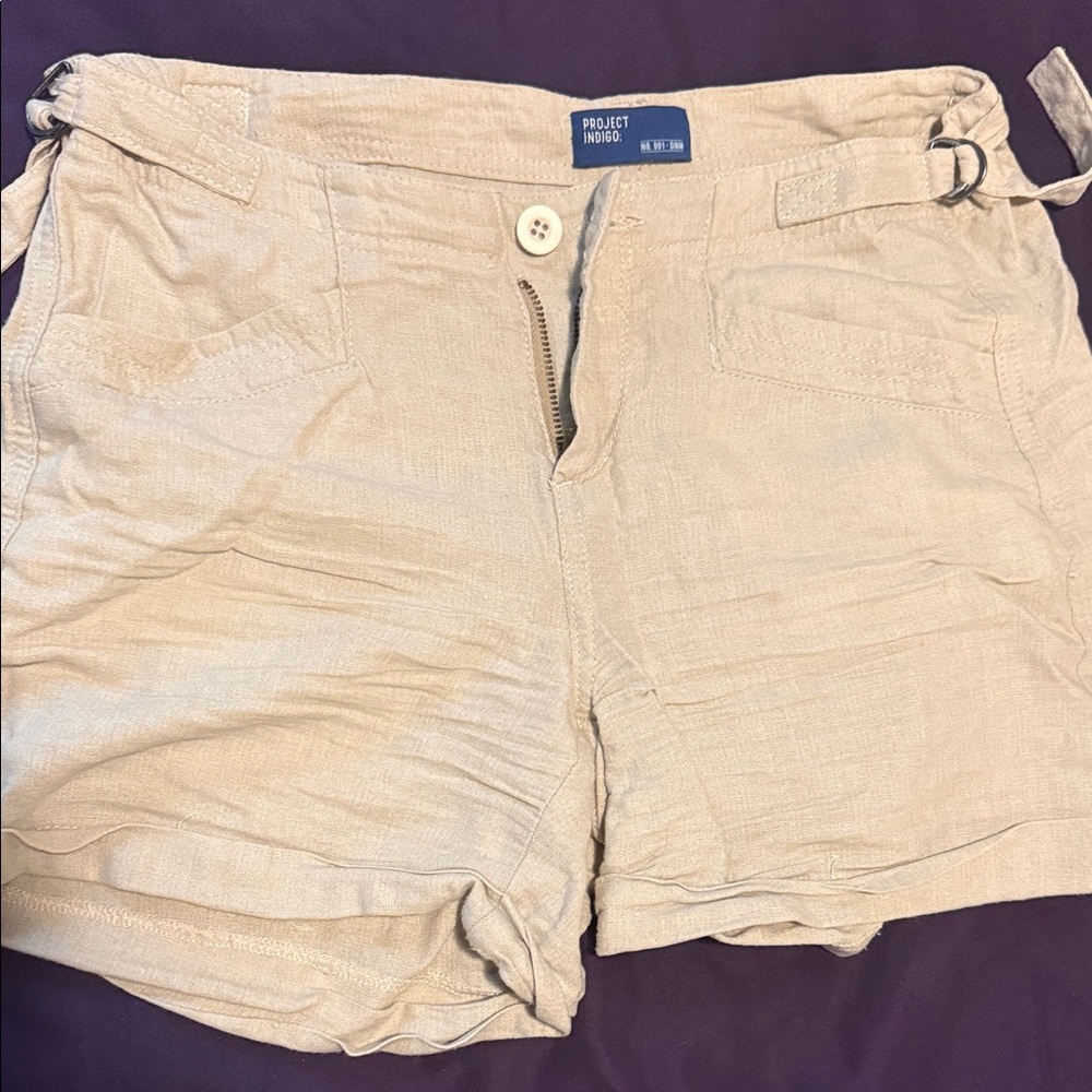 Short Women's Cargo Shorts in Tan